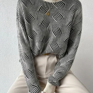 Elegant Sweater Crew Neck